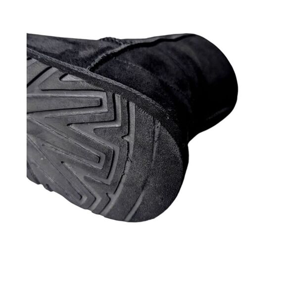 UGG Classic Short "Black" Winter Boot Size 6 - Picture 8 of 8